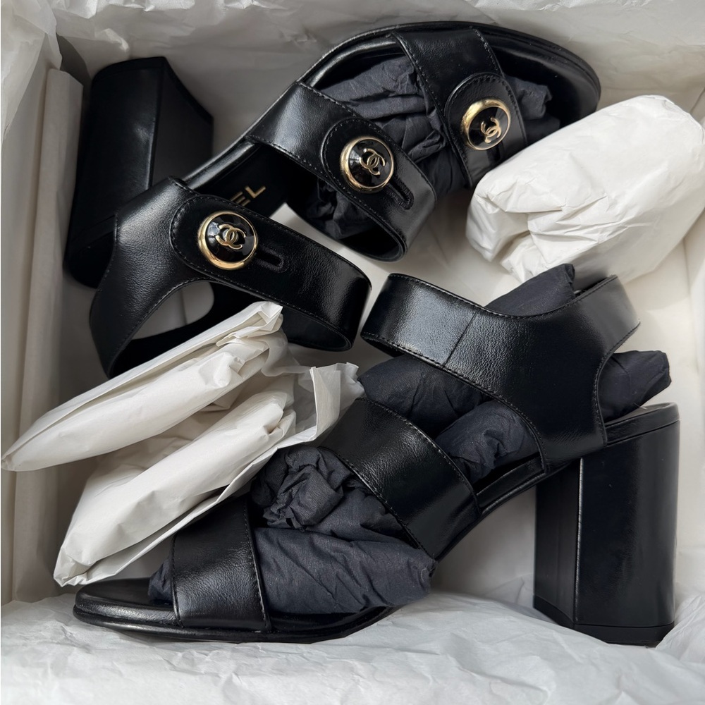 CHANEL Studio CC sandals black size EU38 - Picture 11 of 16